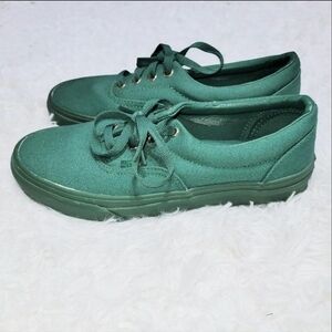 Vans "Era Gold Mono Verdant Green Sneakers" Women's US 7.5! ✨️